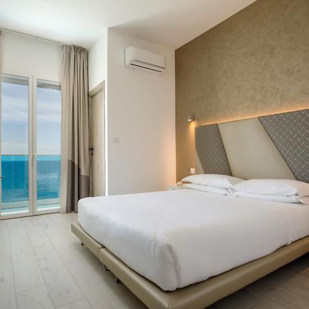 Hotel Tirreno Latina Dış mekan fotoğraf