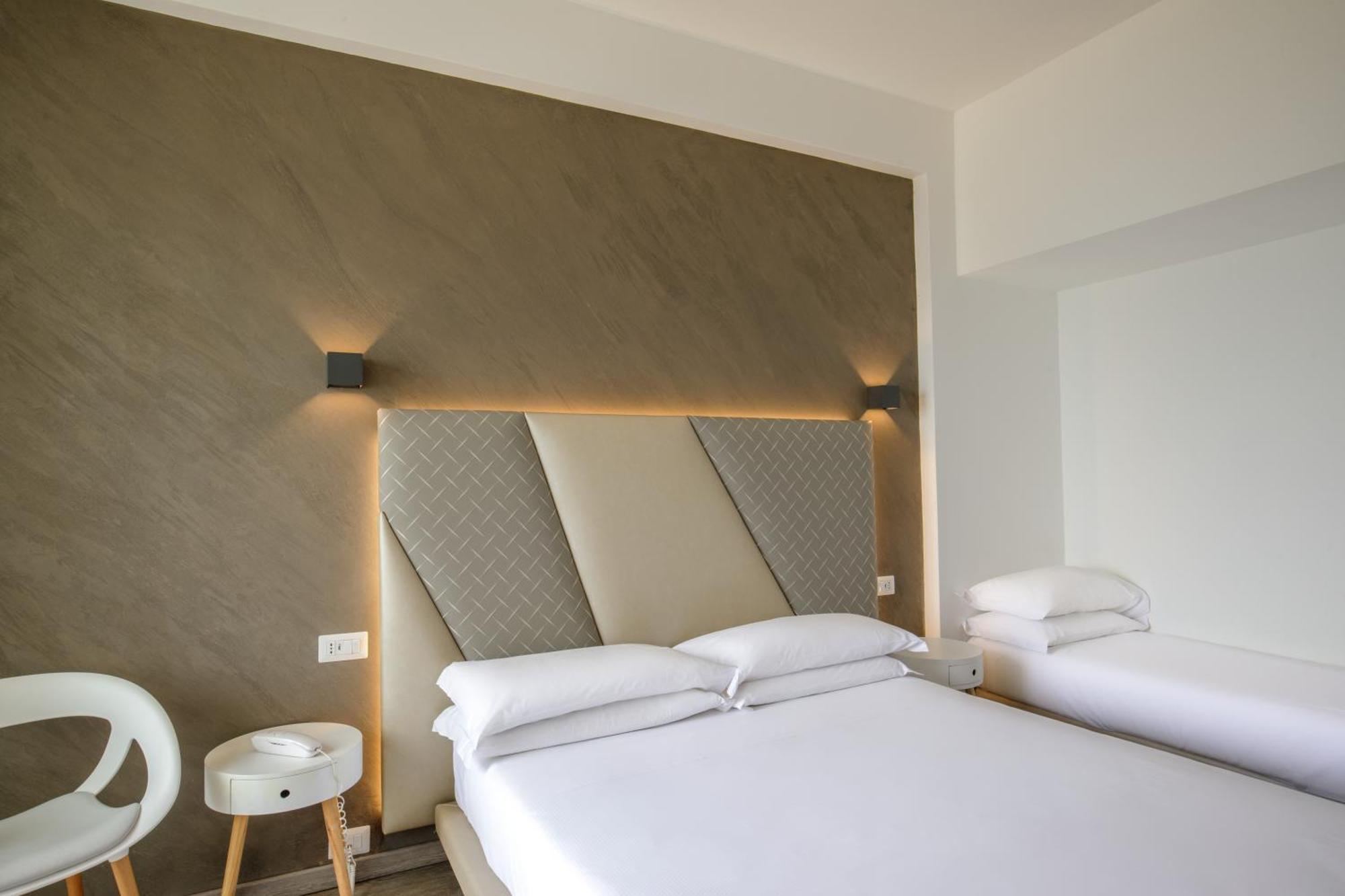 Hotel Tirreno Latina Dış mekan fotoğraf