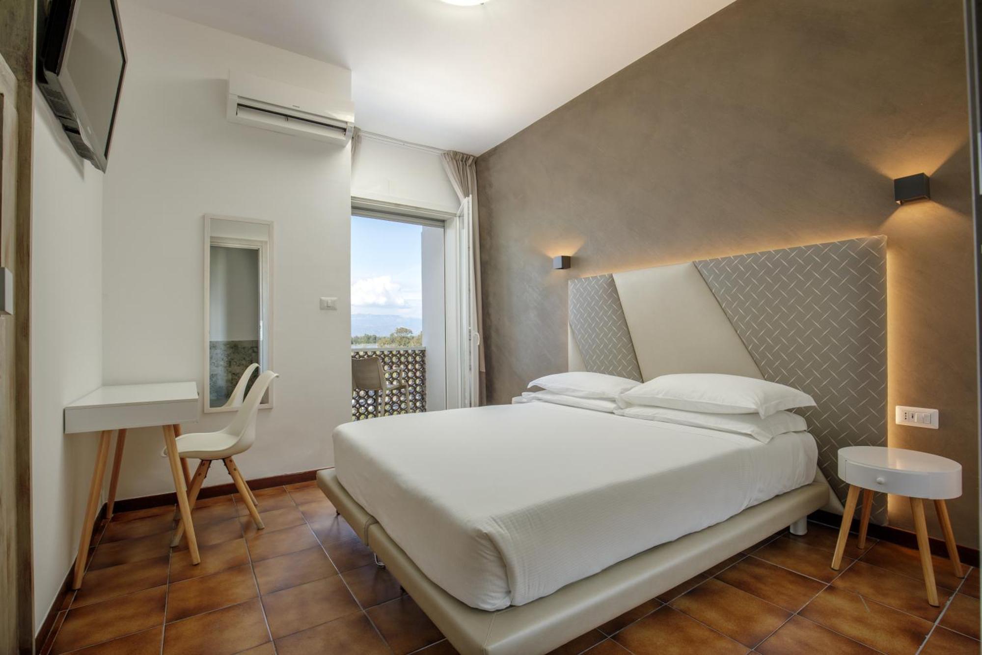 Hotel Tirreno Latina Dış mekan fotoğraf