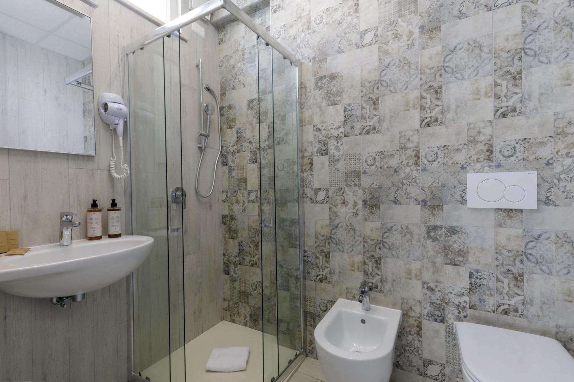 Hotel Tirreno Latina Dış mekan fotoğraf