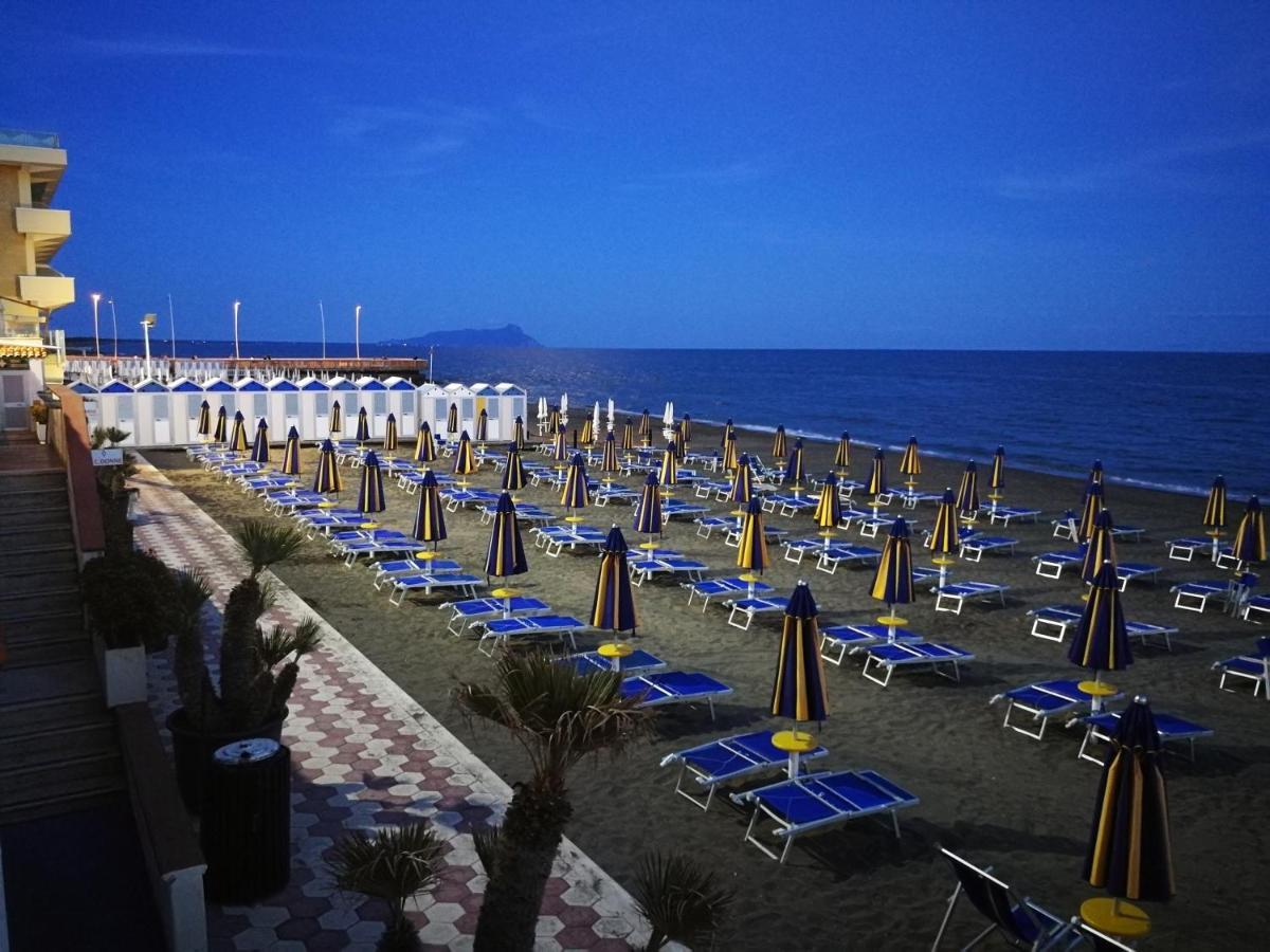 Hotel Tirreno Latina Dış mekan fotoğraf